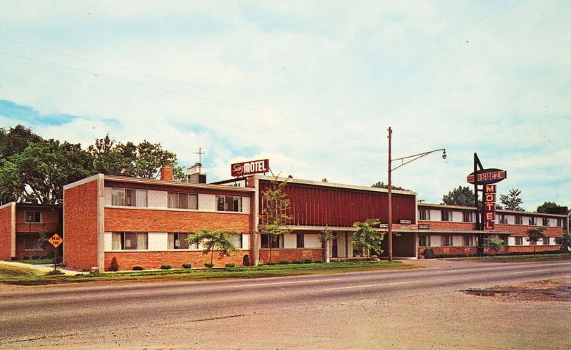 Suez Motel - Vintage Postcard (newer photo)